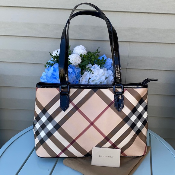 Burberry Handbags - Authentic Burberry tote